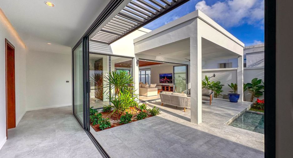 For sale 4 bedrooms villa in Mueang Phuket, Phuket