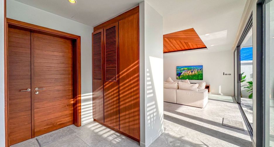 For sale 4 bedrooms villa in Mueang Phuket, Phuket