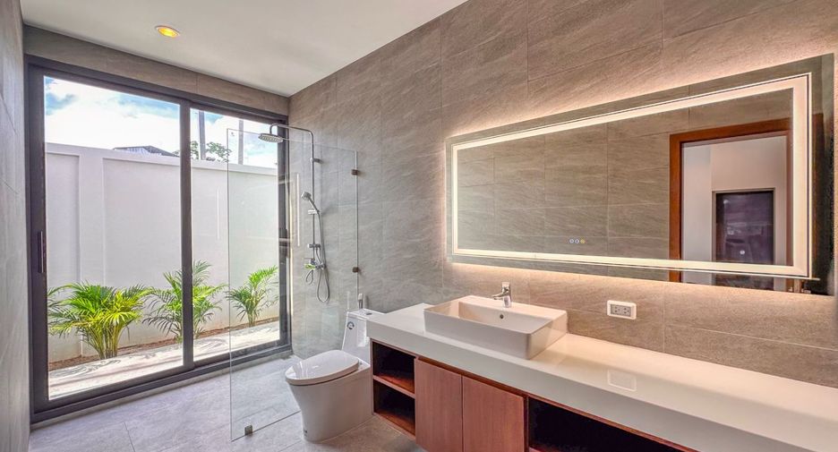 For sale 4 bedrooms villa in Mueang Phuket, Phuket