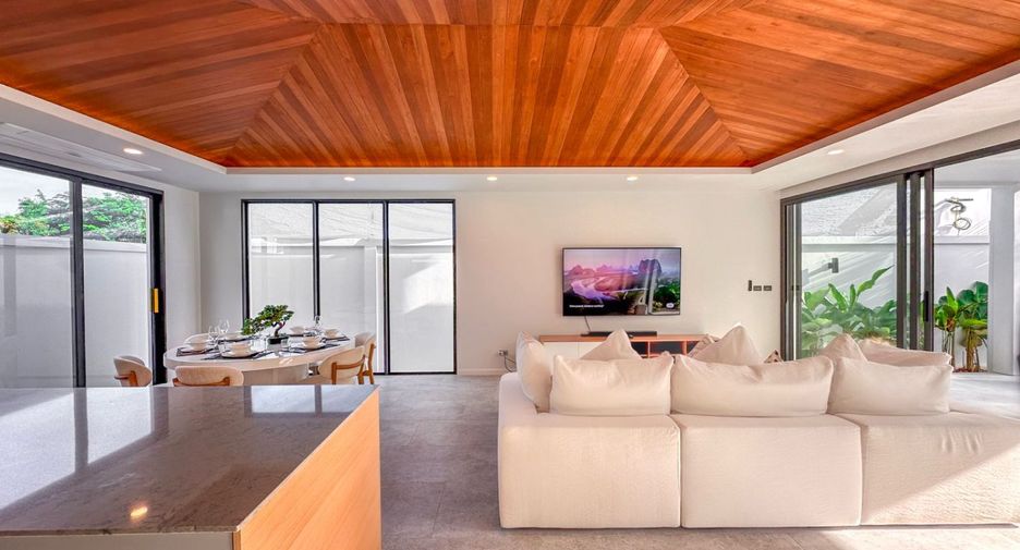 For sale 4 bedrooms villa in Mueang Phuket, Phuket