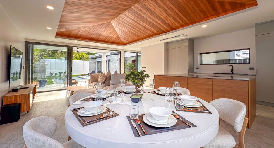 For sale 4 bedrooms villa in Mueang Phuket, Phuket