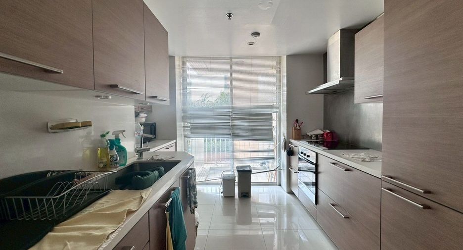 For sale 1 bed condo in Pathum Wan, Bangkok