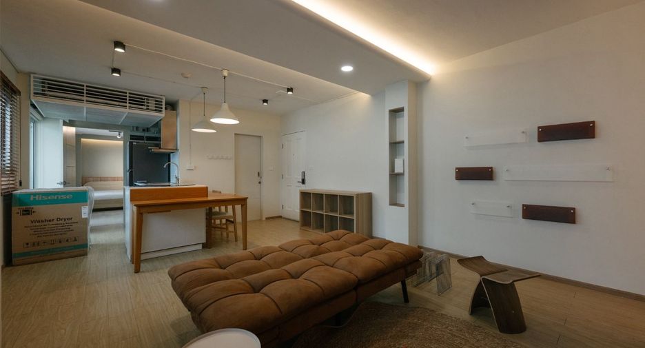 For rent 1 bed condo in Phra Khanong, Bangkok