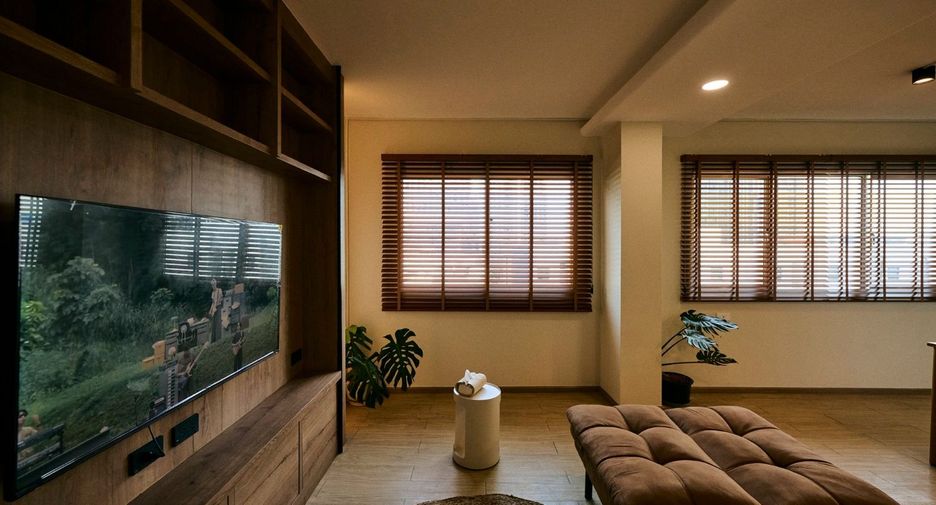 For rent 1 bed condo in Phra Khanong, Bangkok