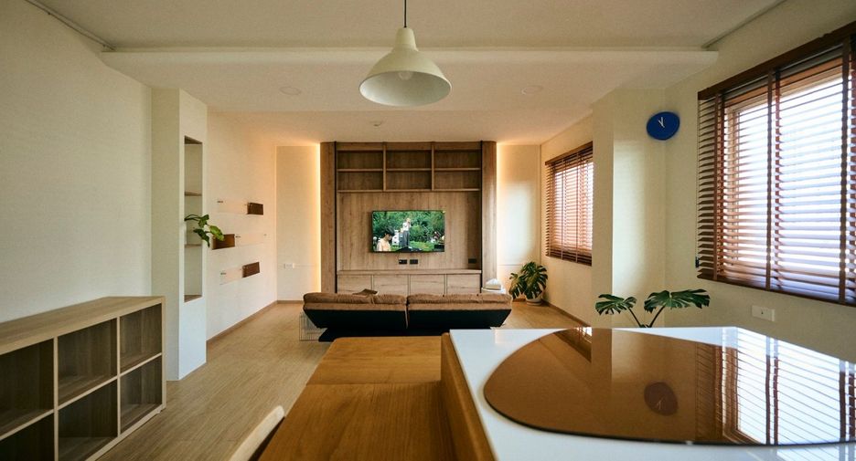 For rent 1 bed condo in Phra Khanong, Bangkok