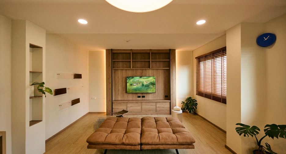 For rent 1 bed condo in Phra Khanong, Bangkok