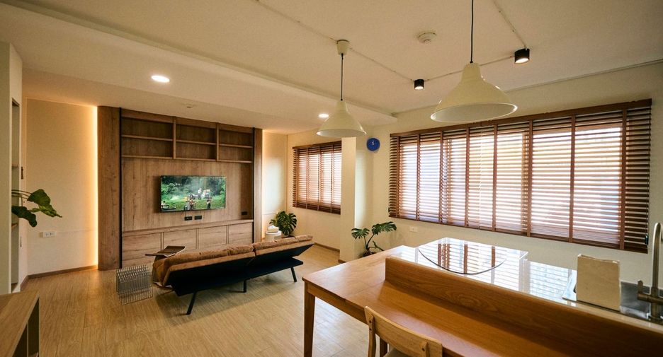 For rent 1 bed condo in Phra Khanong, Bangkok