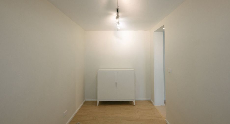 For rent 1 bed condo in Phra Khanong, Bangkok