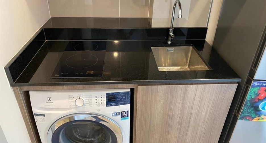 Condo en alquiler de 1 habitaciones en Bang Na, Bangkok