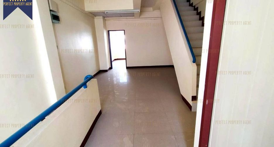 Gewerbefläche zum Kauf mit 3 Zimmer in Bang Khun Thian, Bangkok