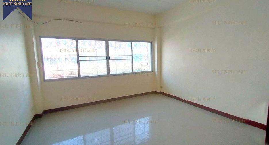 Gewerbefläche zum Kauf mit 3 Zimmer in Bang Khun Thian, Bangkok