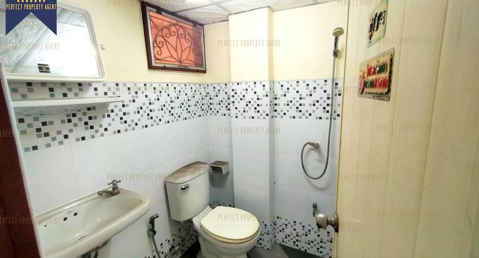Gewerbefläche zum Kauf mit 3 Zimmer in Bang Khun Thian, Bangkok