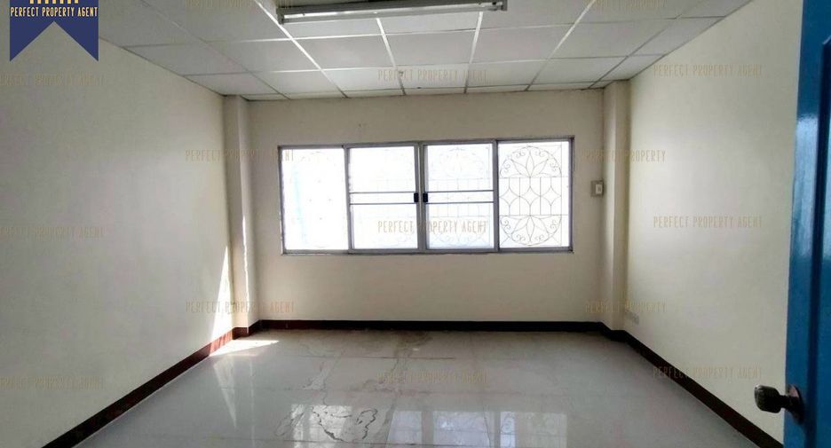 Gewerbefläche zum Kauf mit 3 Zimmer in Bang Khun Thian, Bangkok