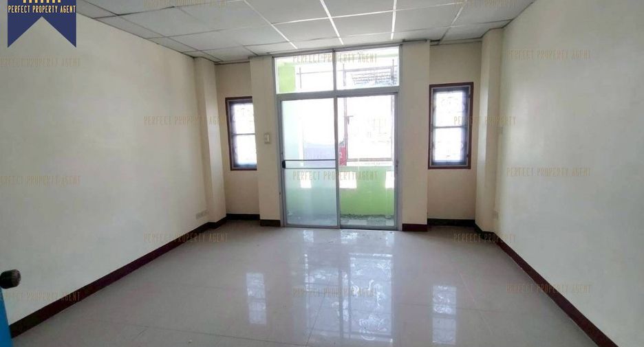 Gewerbefläche zum Kauf mit 3 Zimmer in Bang Khun Thian, Bangkok