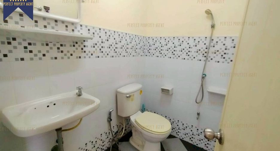 Gewerbefläche zum Kauf mit 3 Zimmer in Bang Khun Thian, Bangkok