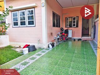 À vendre 2 chambres maison de ville à Sam Phran, Nakhon Pathom
