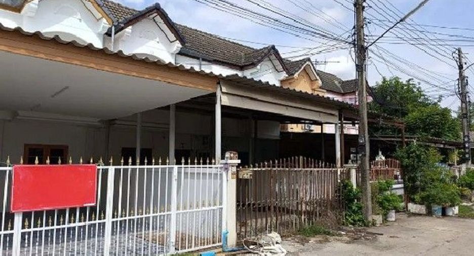 For sale 3 bedrooms townhouse in Wang Thong, Phitsanulok
