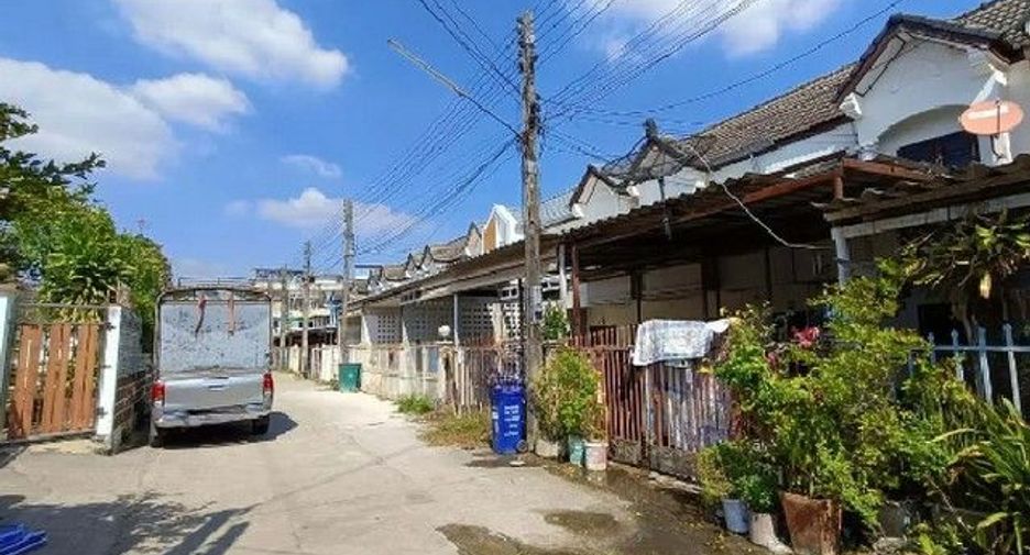 For sale 3 bedrooms townhouse in Wang Thong, Phitsanulok
