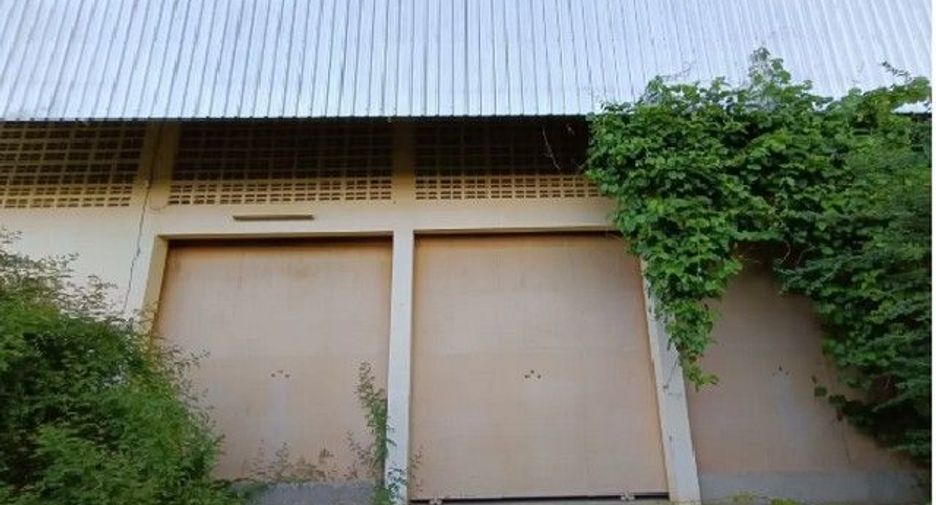 For sale 1 bed warehouse in Taphan Hin, Phichit