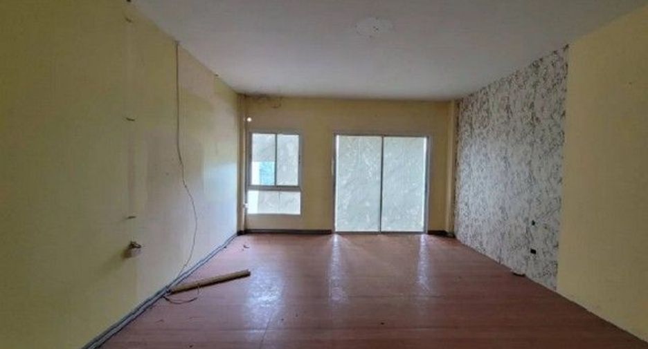 For sale 1 bed retail Space in Prachantakham, Prachin Buri