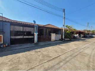 For sale 1 Beds townhouse in Prachantakham, Prachin Buri