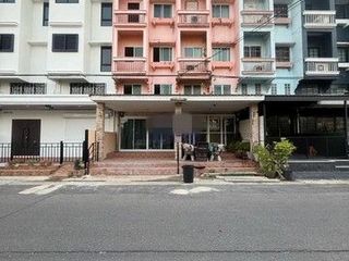 For rent 5 bedrooms retail Space in Don Mueang, Bangkok
