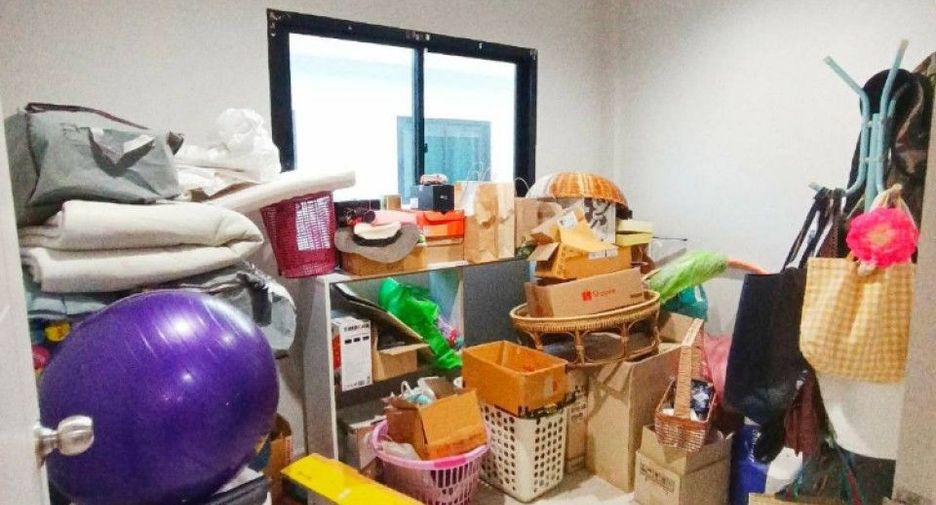For sale 4 bedrooms townhouse in Bang Pakong, Chachoengsao