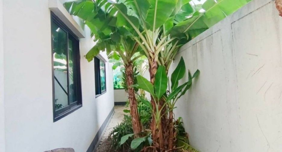 For sale 4 bedrooms townhouse in Bang Pakong, Chachoengsao