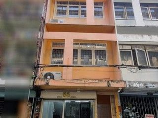 Аренда 3 спальни торговое помещение в Пхра Кханонг, Бангкок
