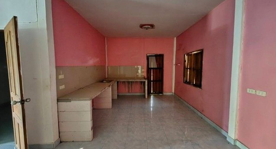 For sale 1 Beds house in Ban Bueng, Chonburi