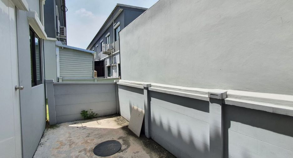 Reihenhaus zum Kauf mit 3 Zimmer in Bang Yai, Nonthaburi