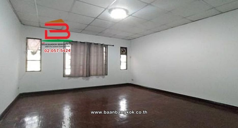 For rent 2 bedrooms townhouse in Sai Mai, Bangkok