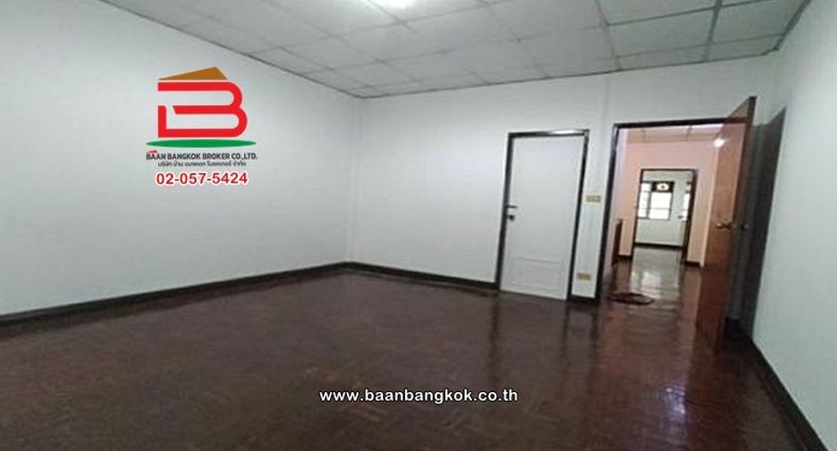 For rent 2 bedrooms townhouse in Sai Mai, Bangkok