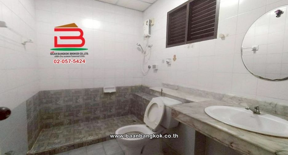 For rent 2 bedrooms townhouse in Sai Mai, Bangkok