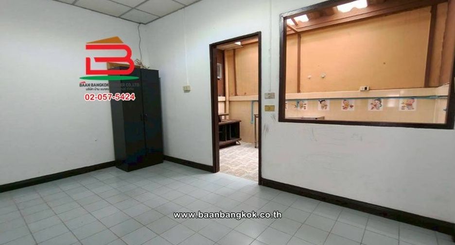 For rent 2 bedrooms townhouse in Sai Mai, Bangkok