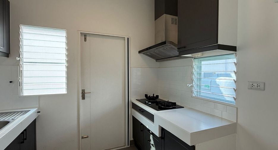 Casa en venta de 3 habitaciones en Bang Bo, Samut Prakan