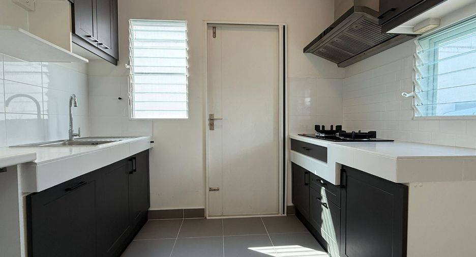 Casa en venta de 3 habitaciones en Bang Bo, Samut Prakan