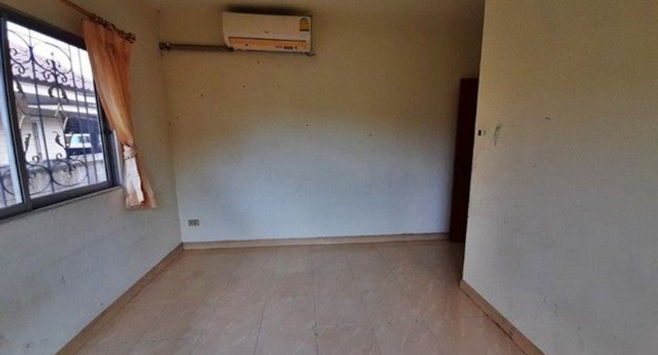 Haus zum Kauf mit 1 Zimmer in Ban Bueng, Chonburi