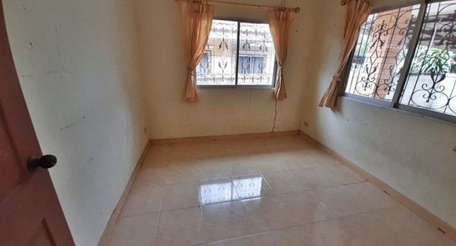 Haus zum Kauf mit 1 Zimmer in Ban Bueng, Chonburi