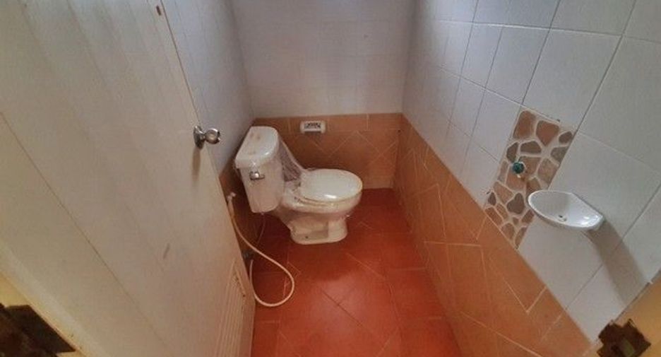 Haus zum Kauf mit 1 Zimmer in Ban Bueng, Chonburi