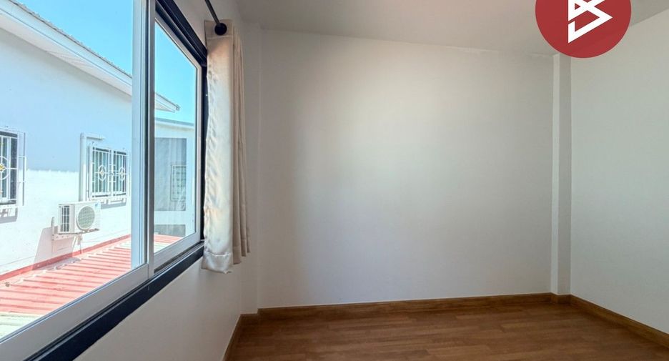For sale 3 bedrooms townhouse in Mueang Chon Buri, Chonburi