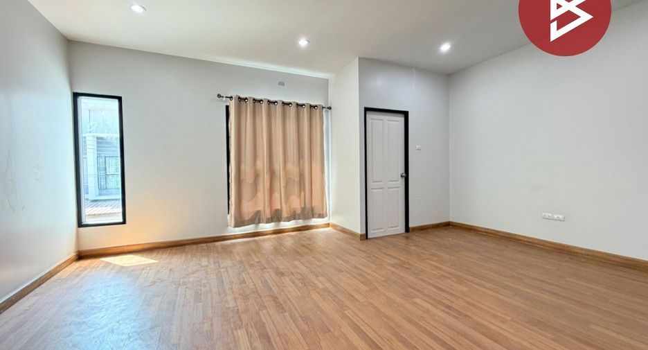 For sale 3 bedrooms townhouse in Mueang Chon Buri, Chonburi