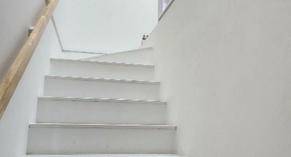出售 3 卧室 联排别墅 在 Mueang Pathum Thani, Pathum Thani