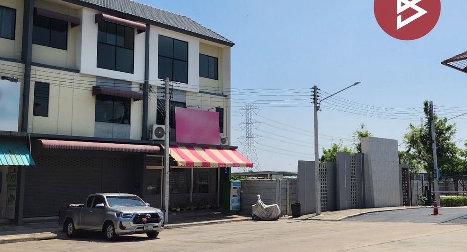 出售 3 卧室 联排别墅 在 Mueang Pathum Thani, Pathum Thani