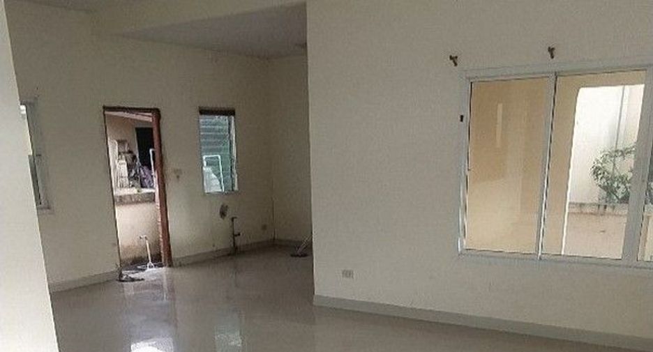 Продажа 1 кровать дом в Ban Bueng, Чонбури