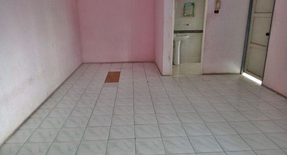 À vendre 1 chambre local commercial à Ban Bueng, Chonburi