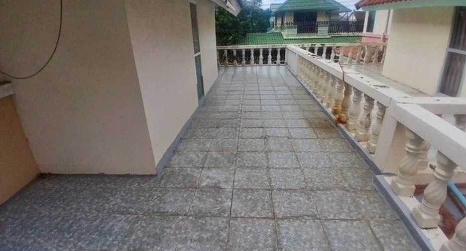 À vendre 1 chambre maison à Ban Bueng, Chonburi