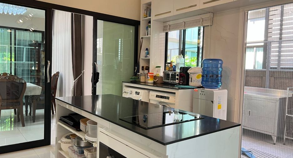 For sale 4 bedrooms house in Pak Kret, Nonthaburi