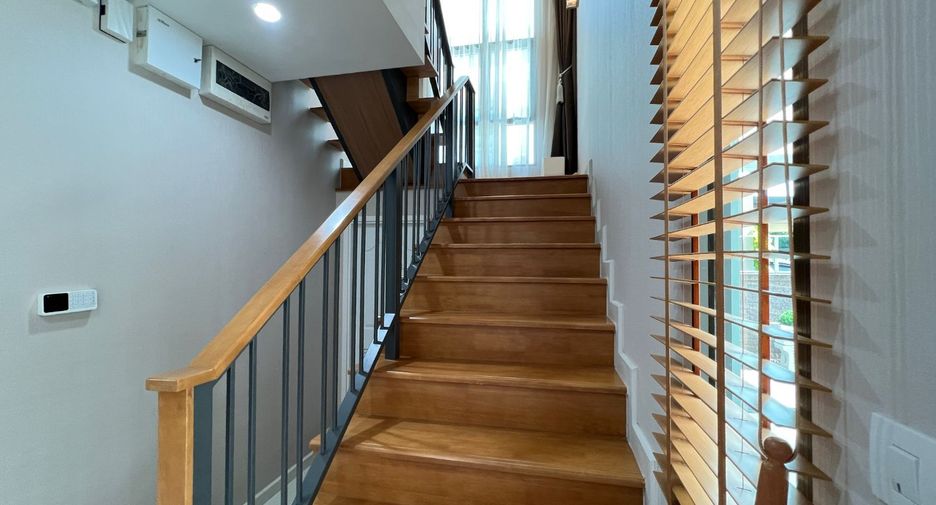 For sale 4 bedrooms house in Pak Kret, Nonthaburi