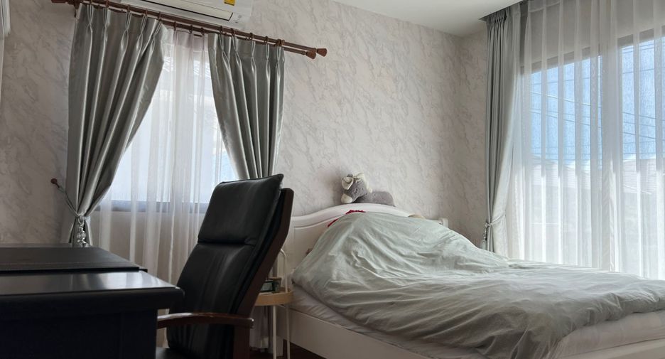 For sale 4 bedrooms house in Pak Kret, Nonthaburi